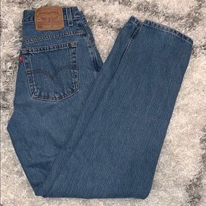 Distressed Levi’s Mom Jeans